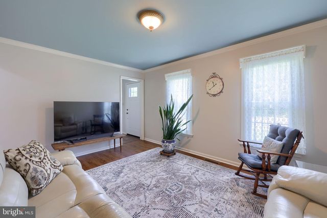 322 POWELL DR, Lancaster, PA 17601