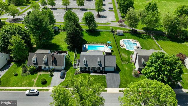 322 POWELL DR, Lancaster, PA 17601