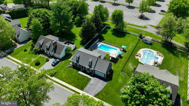 322 POWELL DR, Lancaster, PA 17601