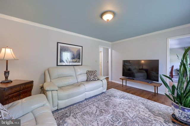 322 POWELL DR, Lancaster, PA 17601