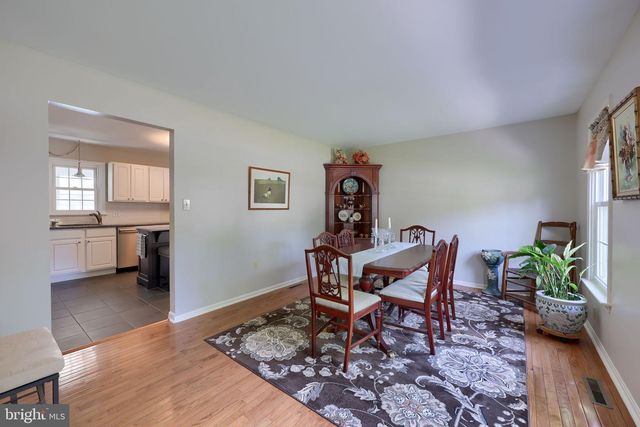 322 POWELL DR, Lancaster, PA 17601