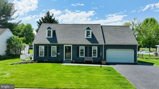 322 POWELL DR, Lancaster, PA 17601