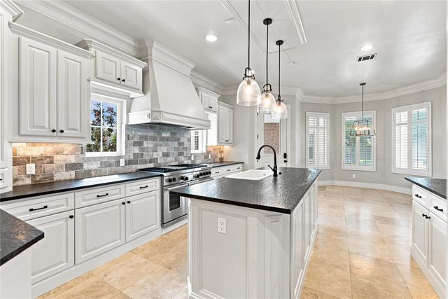 4503 Santee Circle, Baytown, TX 77521