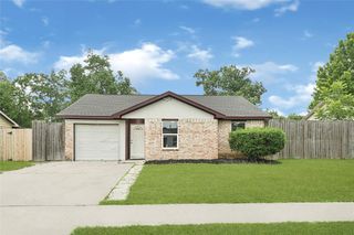 5411 Castle Creek Ln, Houston, TX 77053