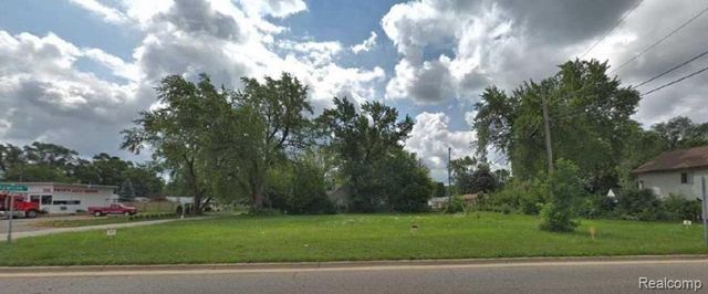 9999 W Cooley Lake, West Bloomfield, MI 48324