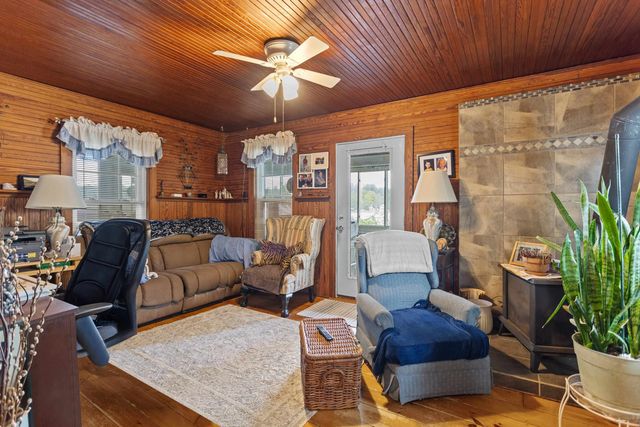 16 Gardner Road, Windham, NH 03087