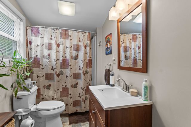 16 Gardner Road, Windham, NH 03087