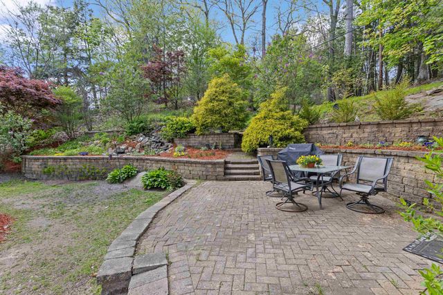 16 Gardner Road, Windham, NH 03087