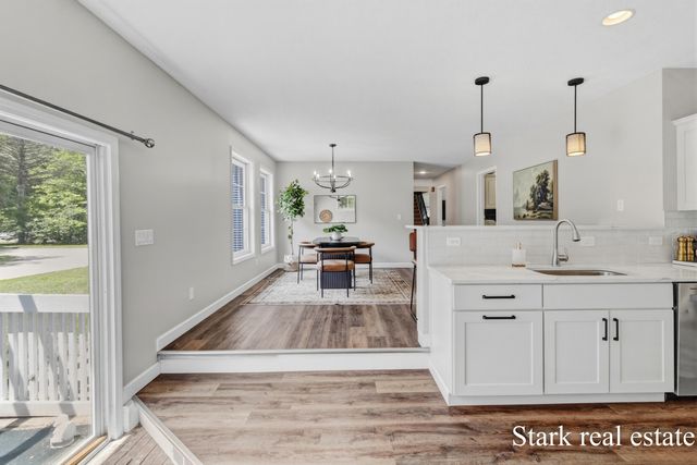 3758 E Sternberg Road, Fruitport, MI 49415