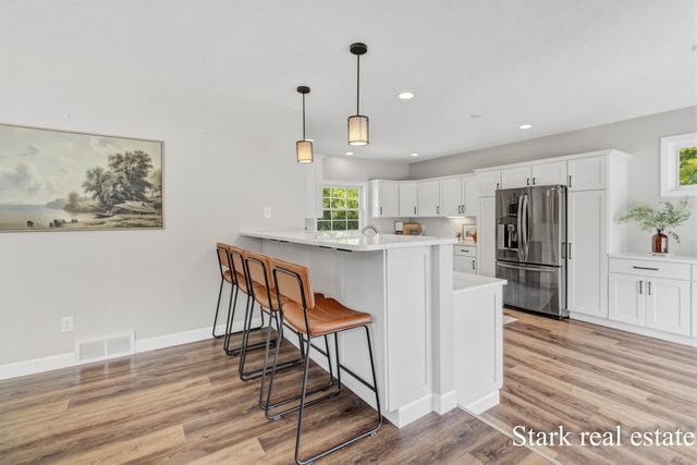 3758 E Sternberg Road, Fruitport, MI 49415