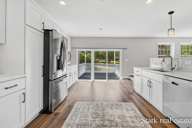 3758 E Sternberg Road, Fruitport, MI 49415