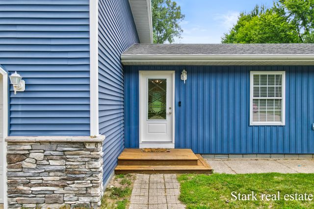 3758 E Sternberg Road, Fruitport, MI 49415