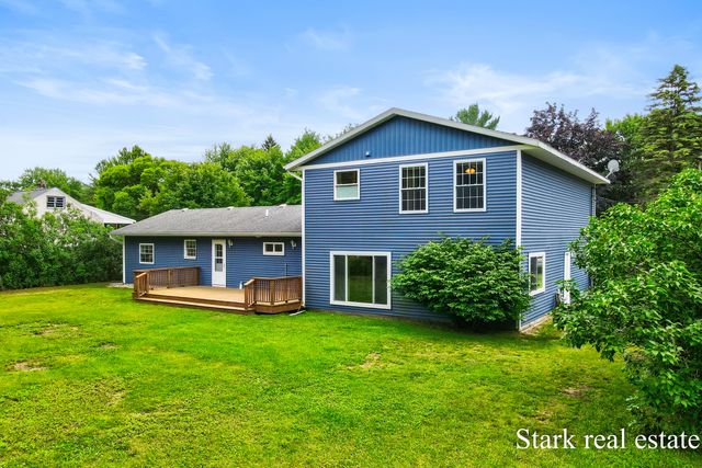 3758 E Sternberg Road, Fruitport, MI 49415