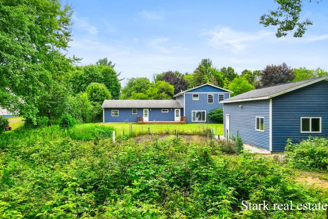 3758 E Sternberg Road, Fruitport, MI 49415