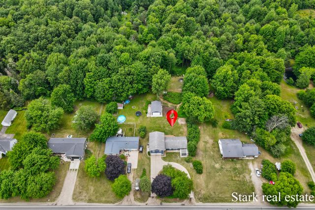 3758 E Sternberg Road, Fruitport, MI 49415