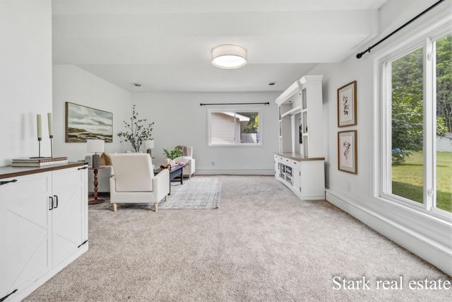 3758 E Sternberg Road, Fruitport, MI 49415