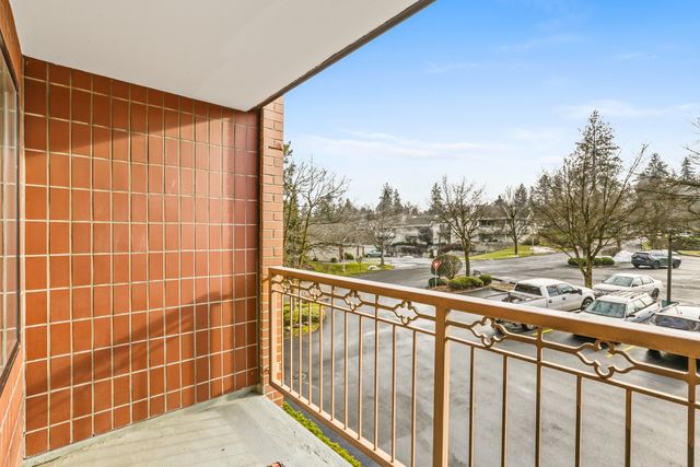 221 E Rockwood E Rockwood Blvd, Spokane, WA 99202