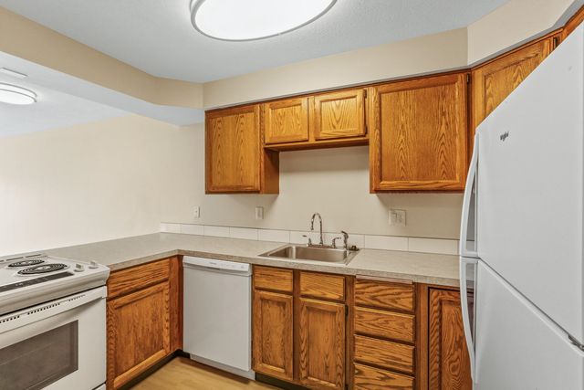 221 E Rockwood E Rockwood Blvd, Spokane, WA 99202