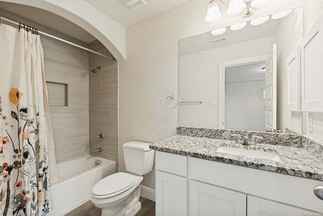 380 Valiant Valley, Cibolo, TX 78108