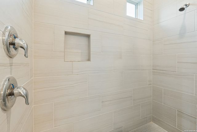 380 Valiant Valley, Cibolo, TX 78108