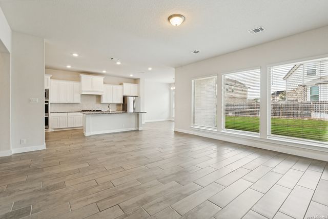 380 Valiant Valley, Cibolo, TX 78108