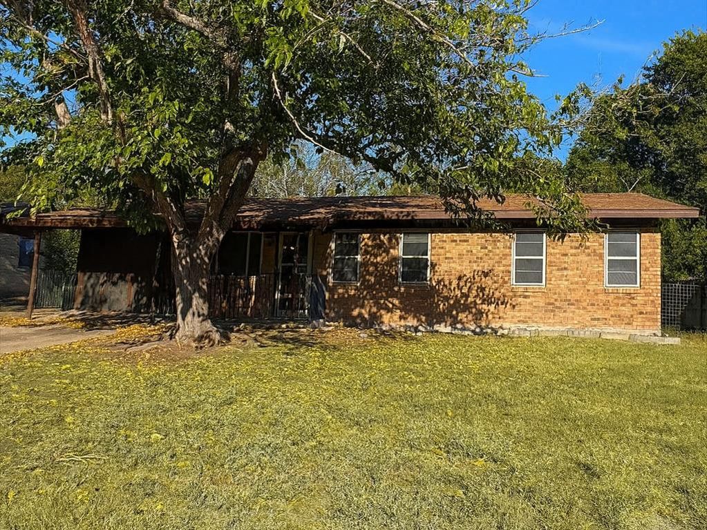 305 Highland DR, Burnet, TX 78611