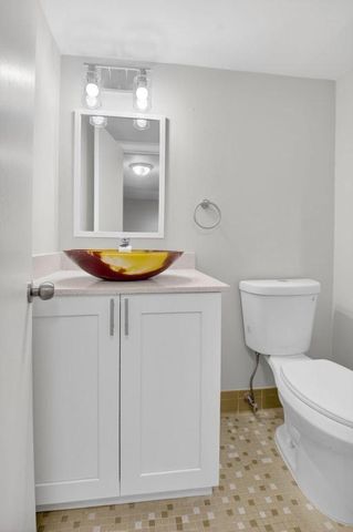 2213 NE 1st Court 204, Boynton Beach, FL 33435