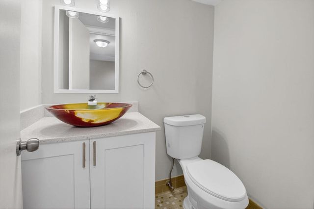 2213 NE 1st Court 204, Boynton Beach, FL 33435