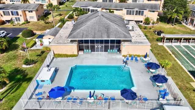 2213 NE 1st Court 204, Boynton Beach, FL 33435