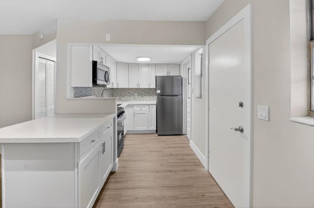 2213 NE 1st Court 204, Boynton Beach, FL 33435