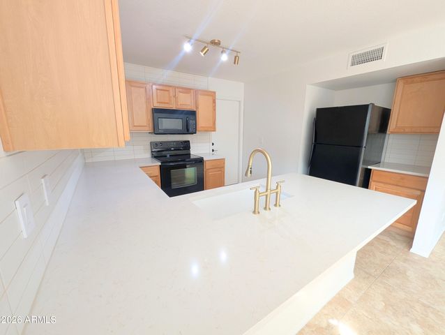 11807 N 76TH Avenue, Peoria, AZ 85345