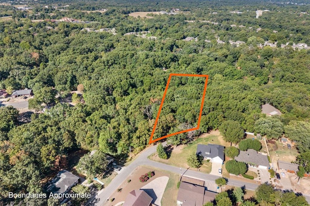 Cheddar Drive, Bella Vista, AR 72715