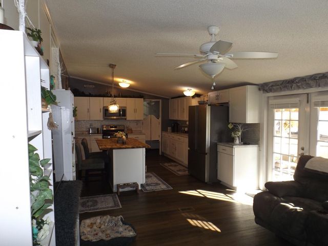 1198 Moultrie Drive, Manning, SC 29102