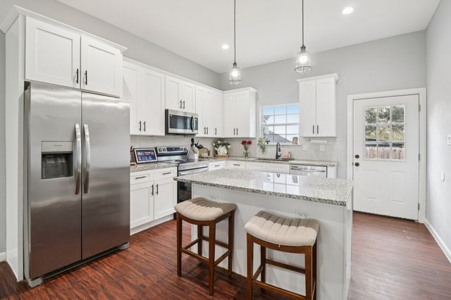 5719 Barkridge Drive, Granbury, TX 76048