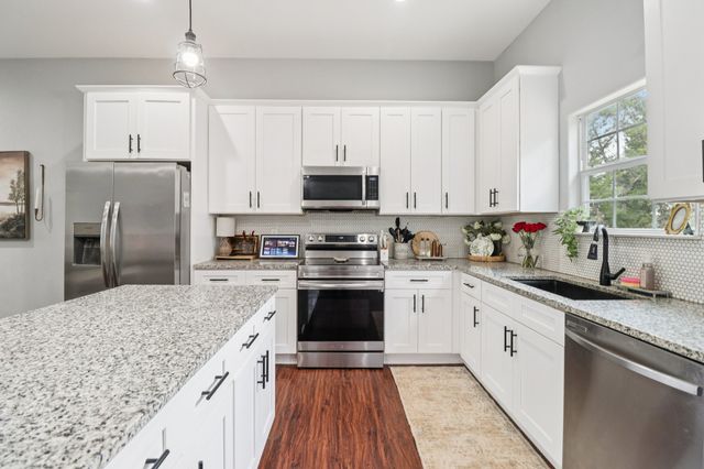 5719 Barkridge Drive, Granbury, TX 76048