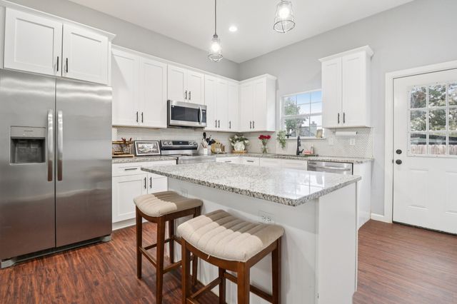 5719 Barkridge Drive, Granbury, TX 76048