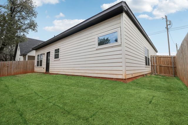 5719 Barkridge Drive, Granbury, TX 76048