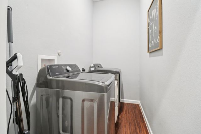 5719 Barkridge Drive, Granbury, TX 76048