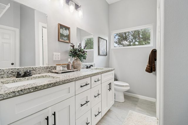 5719 Barkridge Drive, Granbury, TX 76048