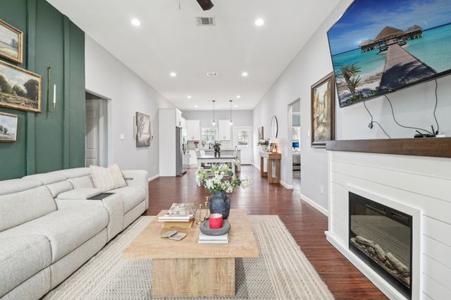 5719 Barkridge Drive, Granbury, TX 76048