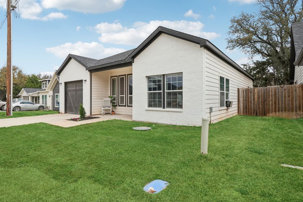 5719 Barkridge Drive, Granbury, TX 76048