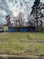 1011 E 47th Place, Gary, IN 46409