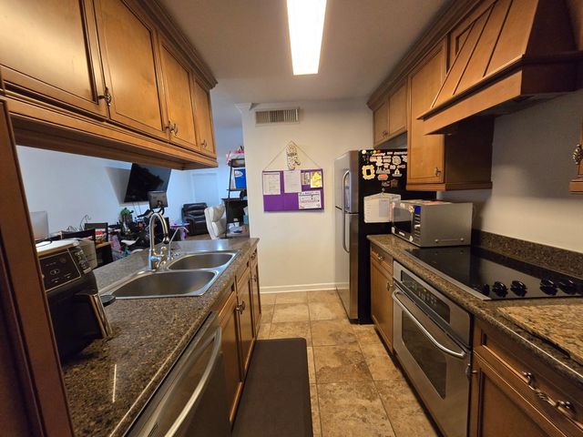 10615 Briar Forest Drive 1001, Houston, TX 77042