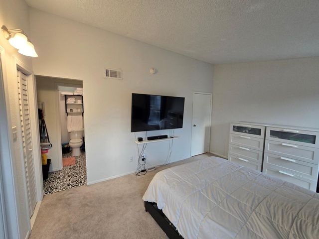 10615 Briar Forest Drive 1001, Houston, TX 77042