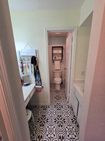 10615 Briar Forest Drive 1001, Houston, TX 77042