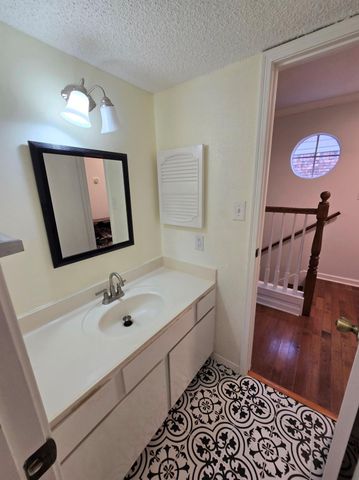 10615 Briar Forest Drive 1001, Houston, TX 77042