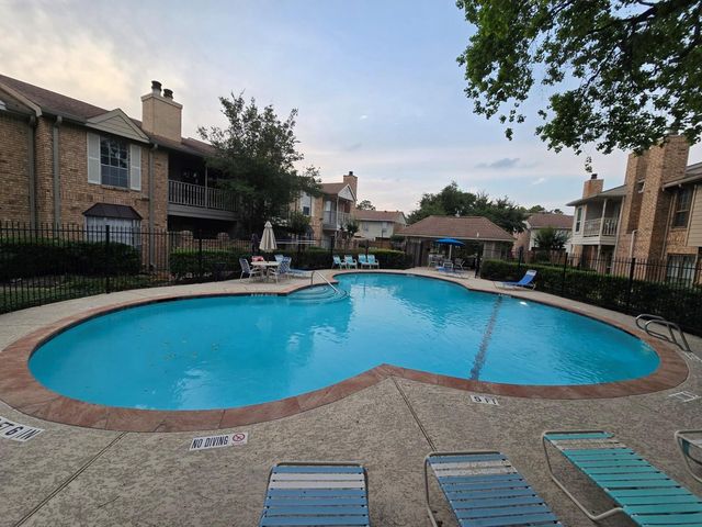 10615 Briar Forest Drive 1001, Houston, TX 77042