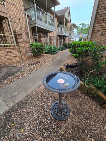 10615 Briar Forest Drive 1001, Houston, TX 77042