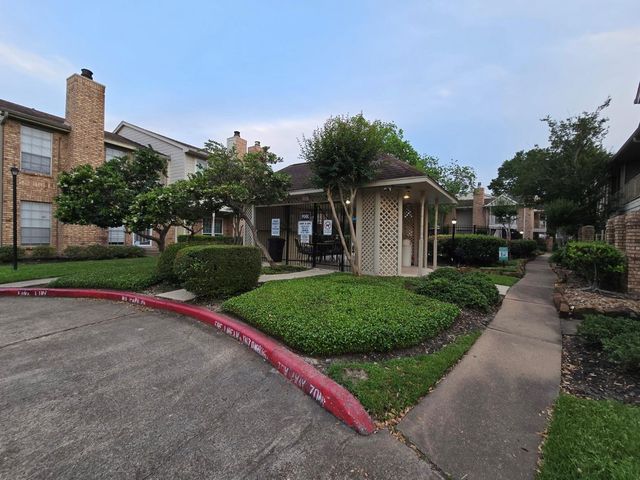 10615 Briar Forest Drive 1001, Houston, TX 77042