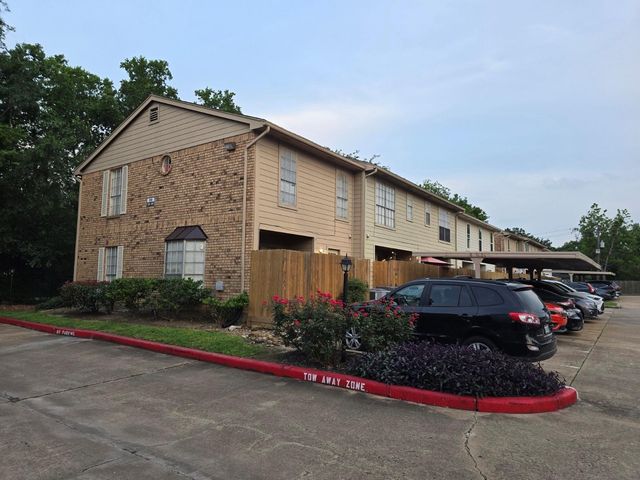 10615 Briar Forest Drive 1001, Houston, TX 77042